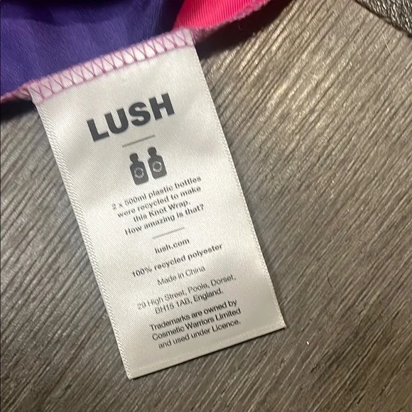 LUSH: Colorful Leo Zodiac Scarf - Picture 2 of 3